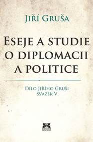 Kniha Eseje a studie o diplomacii a politice